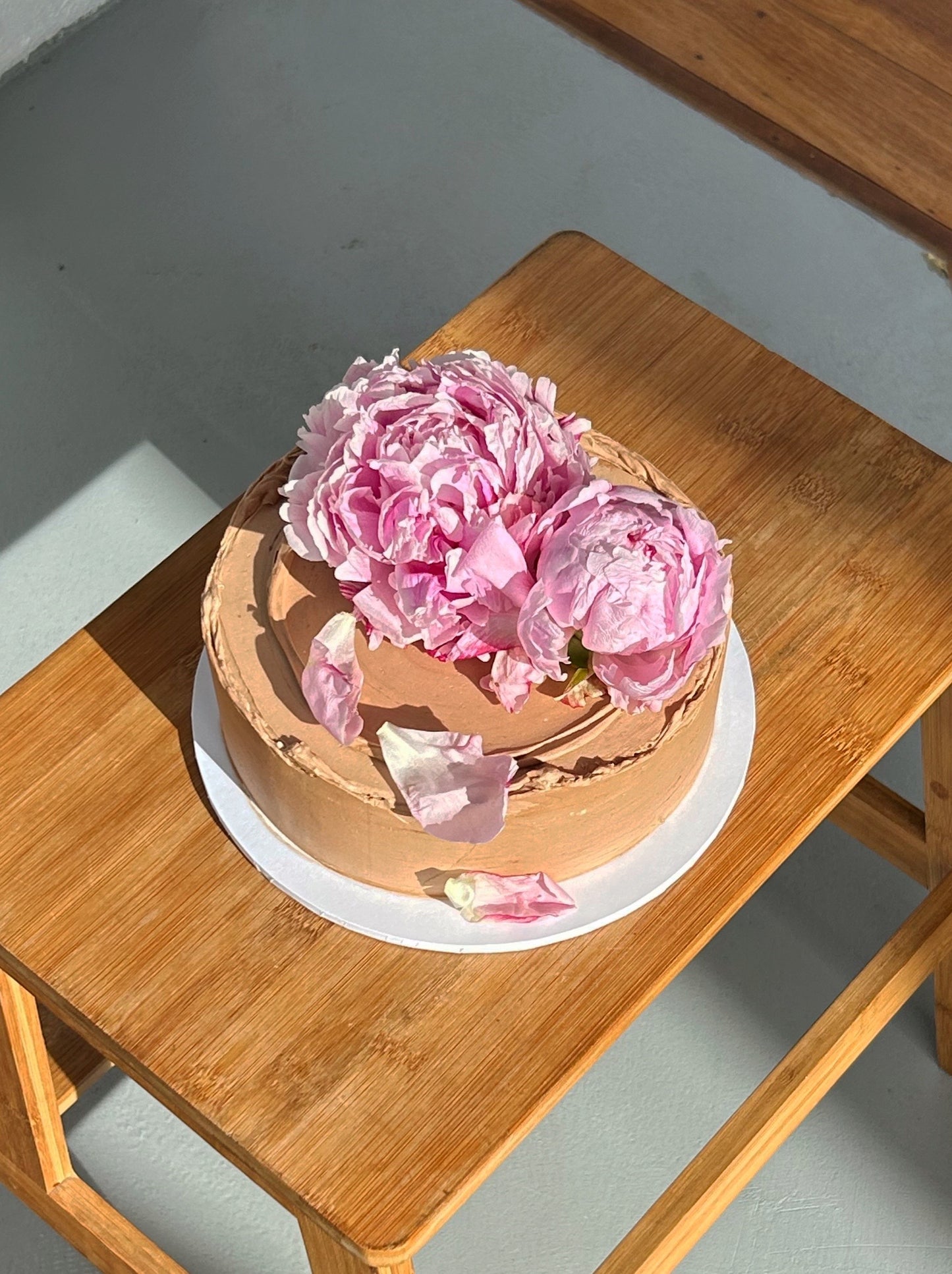 Blooming flower cake
